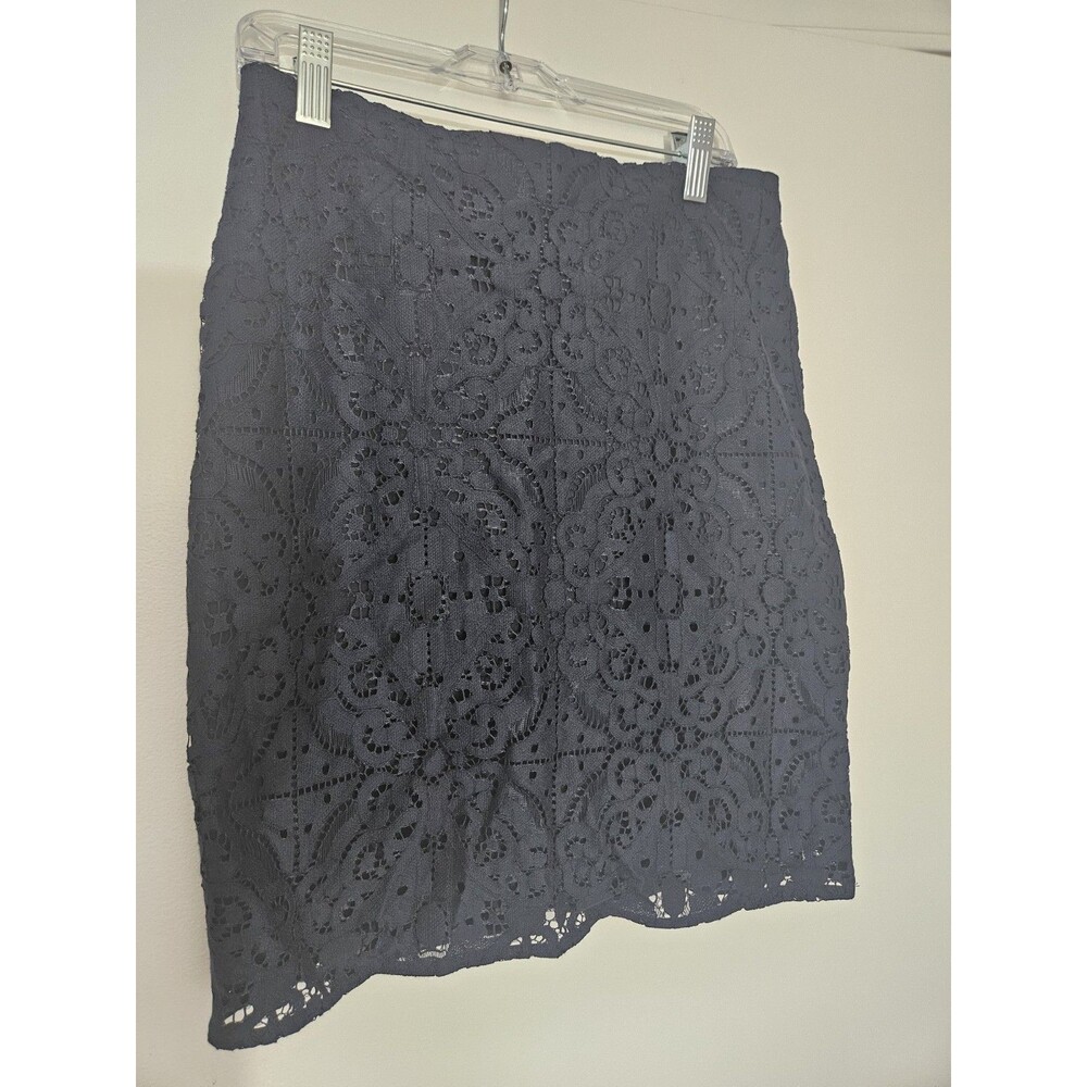 Banana Republic Skirt black Lace Knee Length Zip Size Petite Zero